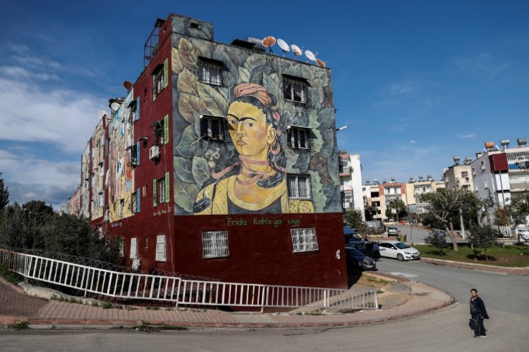 ÇOCUKLARIN MUTLULUĞU SANATIN EN BÜYÜK ÖDÜLÜ