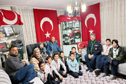 Sarıçam Orhangazi İmam Hatip Ortaokulu izcileri, şehit ailesine iftar sofrası hazırladı