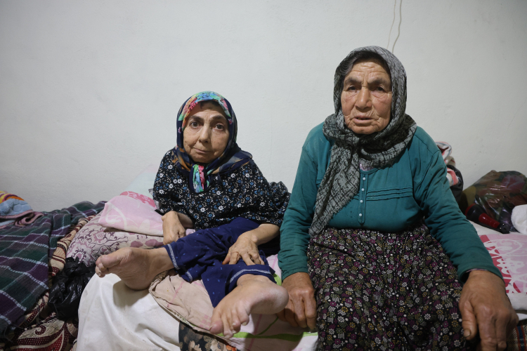 Hatay Valisi Mustafa Masatlı’dan 80 yaşındaki Nazmiye anneye vefa ziyareti 3