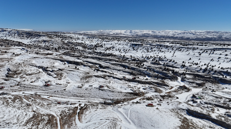 Mersin Toroslar'da kar yağışı obrukları doldurdu 2