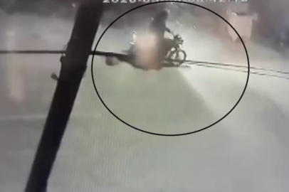 Motosikletle gelip, borçlusunun evine kurşun yağdırdı