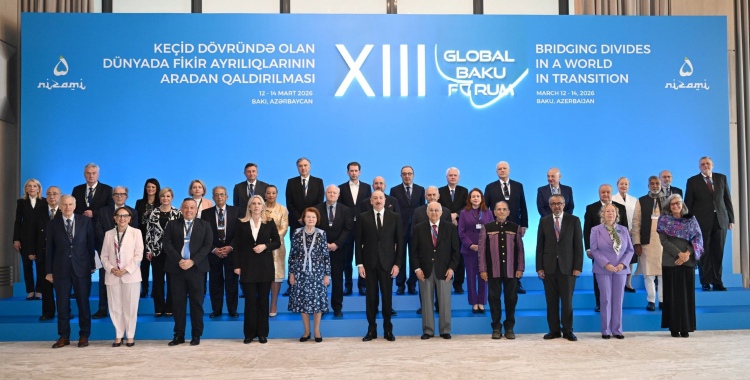 TDT Aksakallar Konseyi Başkanı Binali Yıldırım Orta Koridor'un stratejik önemini Bakü'de açıkladı 2