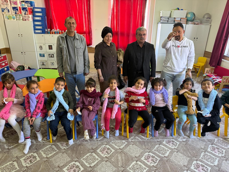 Adana Mareşal Çakmak İlkokulu öğrencilerinden depremzede kardeşlerine anlamlı hediye 3