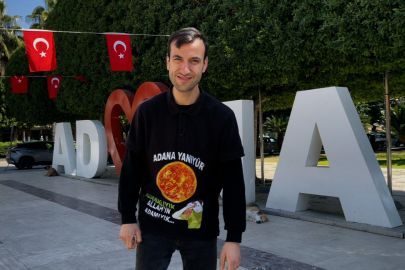 Adana'nın renkli yüzü Ferit dansıyla ilgi odağı oluyor