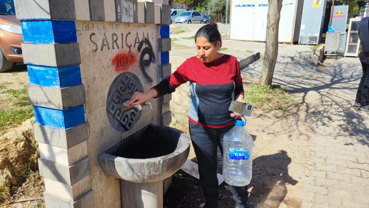 Adana Sarıçam Osmangazi Mahallesi'nde, beş gündür süren su kesintisi vatandaşları isyan ettirdi 3