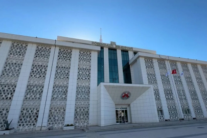 Antalya Döşemealtı Belediyesi yolsuzluk operasyonunda Turgay Genç ve 19 şüpheli adliyeye sevk edildi