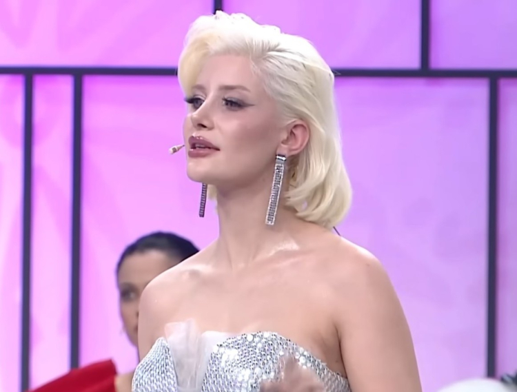  Ayşegül Eraslan KİMDİR?