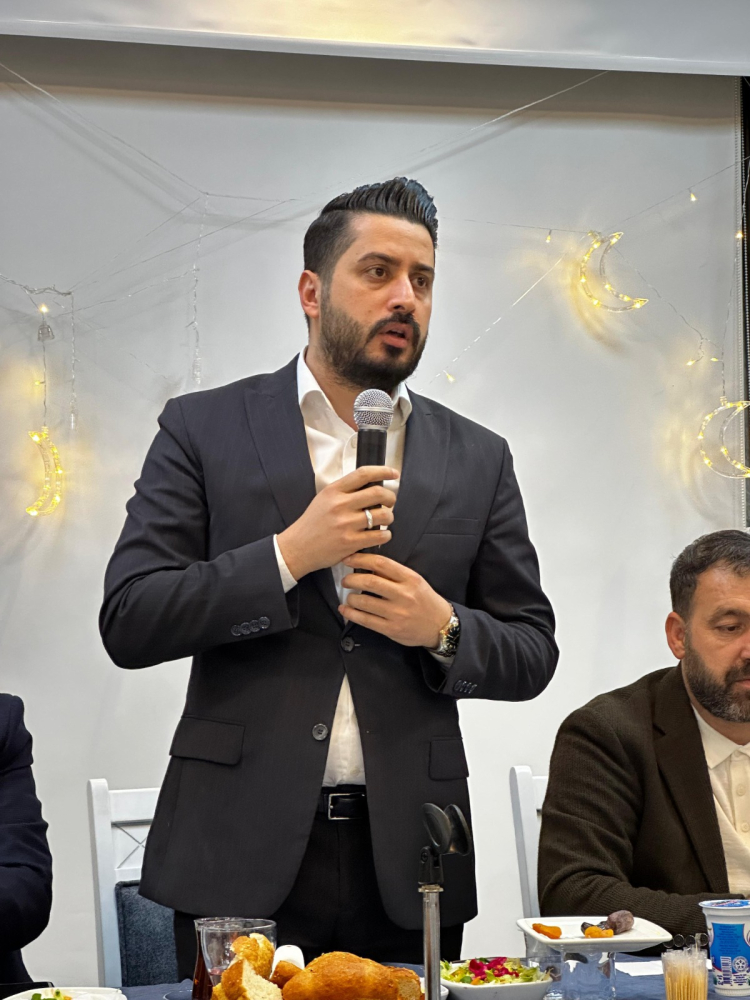 Bayram Uzundere teşkilat mensuplarıyla iftar sofrasında buluştu 2