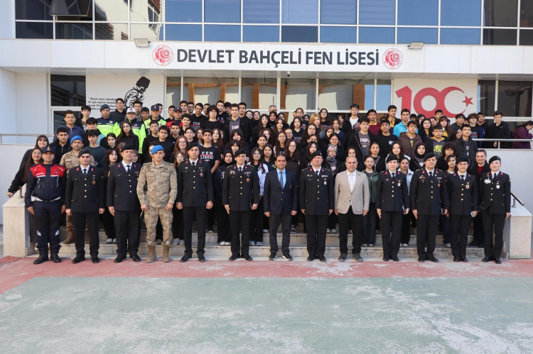 Osmaniye’de lise öğrencilerine Jandarma ve Sahil Güvenlik Akademisi tanıtıldı 3