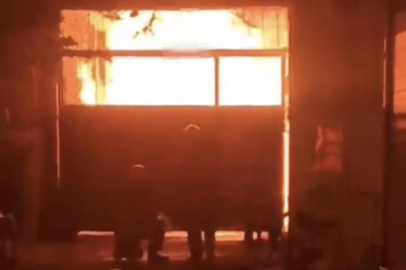 Adana’da mobilya atölyesinde yangın çıktı