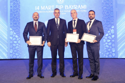 Adana’dan iki isim “Yılın Hekimi” ve “Yılın Sağlık Çalışanı” seçildi