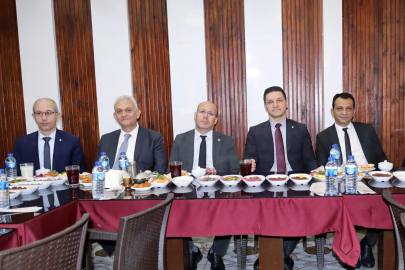 Ceyhan’da avukatlar iftar sofrasında buluştu