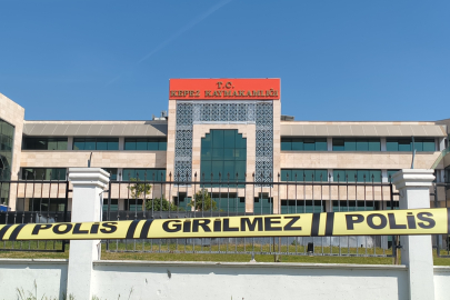 ANTALYA’DA KAYMAKAMLIK BİNASINDA SİLAH SESLERİ: BÖLGEYE ÇOK SAYIDA EKİP SEVK EDİLDİ