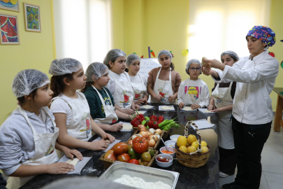 Toroslar Çocuk Kampüsü’nde minik şefler iş başında