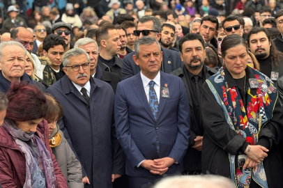 Usta tarihçi İlber Ortaylı, sevenleri tarafından son yolculuğuna uğurlandı