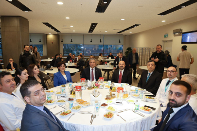 Adana’da sağlık çalışanları geleneksel iftarda buluştu