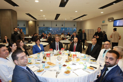 Adana’da sağlık çalışanları geleneksel iftarda buluştu