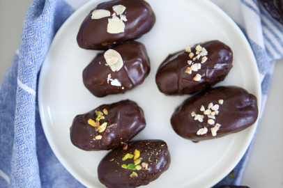 Çikolata kaplı portakallı hurmalar tarifi: İftar sonrası için pratik ve lezzetli atıştırmalık