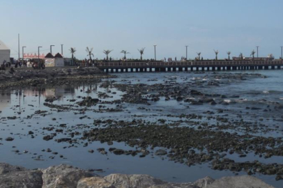 Hatay’da fırtına sonrası denizde çekilme yaşandı