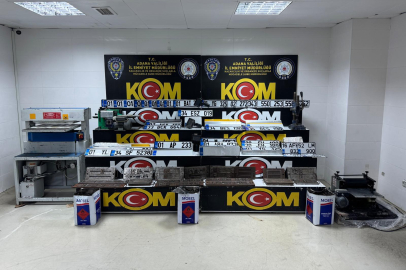 Merdiven altı plaka basım atölyelerine baskın: 4 tutuklama