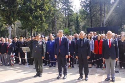 Adana’da Çanakkale Deniz Zaferi'nin 111. yıl dönümünde şehitler törenle anıldı