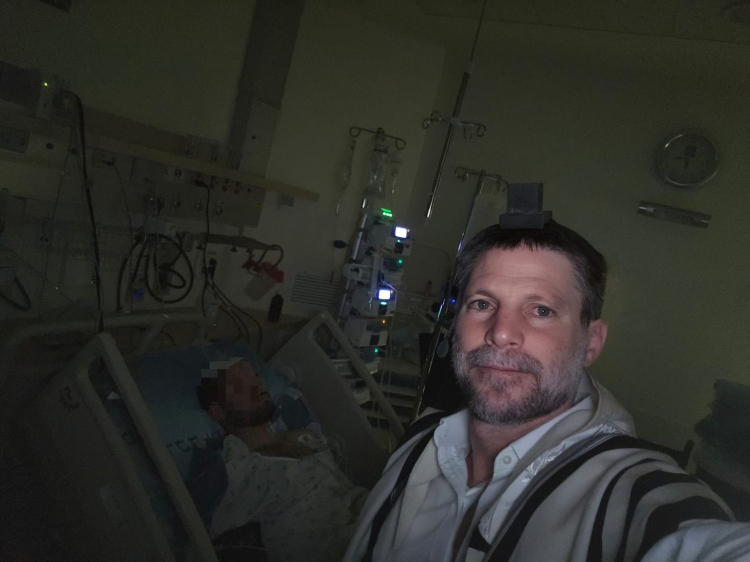 İsrail Maliye Bakanı Smotrich, Hizbullah saldırısında ağır yaralanan oğlunun fotoğrafını paylaştı 2