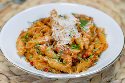 Soslu makarna nasıl yapılır? En kolay ve lezzetli domatesli makarna tarifi