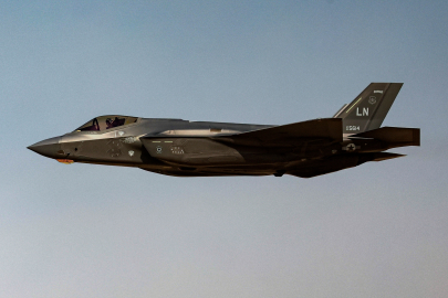 ABD’ye ait F-35 savaş uçağının İran saldırısında hasar aldığı iddias