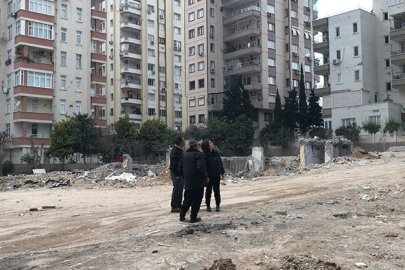 Adana’da 40 kişinin hayatını kaybettiği Sami Bey Apartmanı davasında firari müteahhitler için yakalama kararı bekleniyor