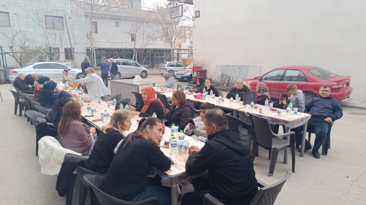 AK Parti Seyhan teşkilatı 13. Bölge iftarında bir araya geldi 4