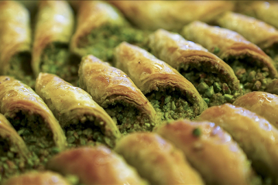 Bayramda kilosu 1800 lira ile 2 bin lira arasında satılan 5 bin ton baklava tüketimi bekleniyor