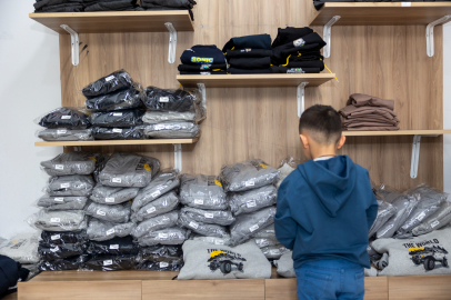 Dar gelirli ailelere bayram desteği: Çocuklar kıyafetlerini kendileri seçiyor