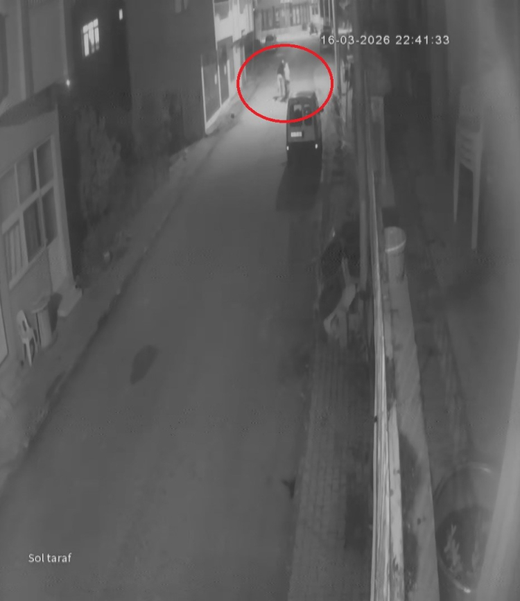 Hatay Samandağ'da motosiklet hırsızlığı kamerada İttirerek çaldıkları araçla yakalandılar 2