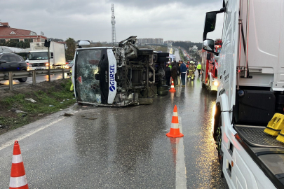 İstanbul Büyükçekmece'de feci kaza: İşçi servisi devrildi 1 kişi ölü, 9 kişi yaralandı