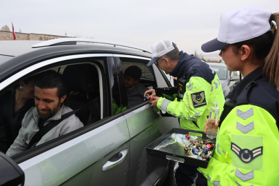 Kapadokya’da jandarmadan tatlı uygulama