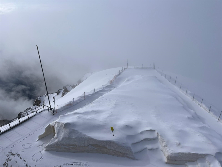 KAR KALINLIĞI 20 SANTİMETREYE ULAŞTI