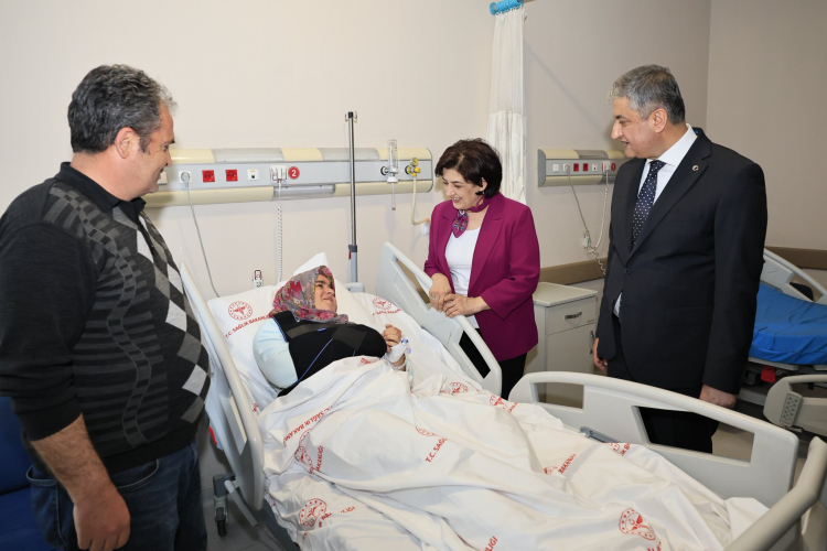 Vali Yavuz ve Müdür Nacar’dan 5 Ocak Devlet Hastanesi’ne Bayram Ziyareti