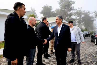 Adana Valisi Yavuz, Valilik personeliyle bayramlaştı