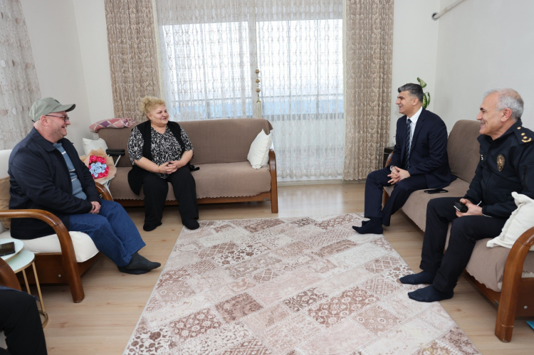 Akdeniz Kaymakamı ve Belediye Başkan Vekili Zeyit Şener'den yoğun bayram mesaisi 2