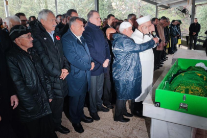 AK Parti Adana İl Başkanı Tamer Dağlı’nın annesi son yolculuğuna uğurlandı