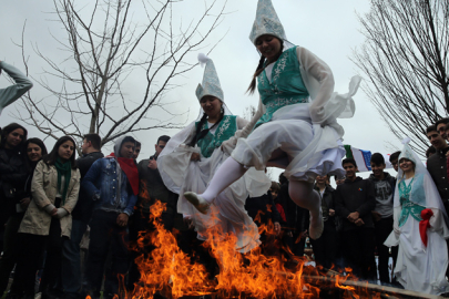 Nevruz Bayramı ne zaman, bugün mü kutlanıyor? 2026 Nevruz tarihi || Nevruz gelenekleri nelerdir, neden ateşten atlanır?