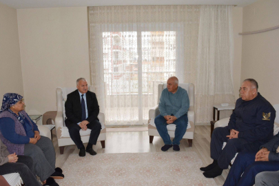 Ceyhan Kaymakamı Kurtyemez'den şehit ailelerine anlamlı ziyaret