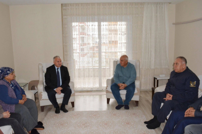 Ceyhan Kaymakamı Kurtyemez'den şehit ailelerine anlamlı ziyaret