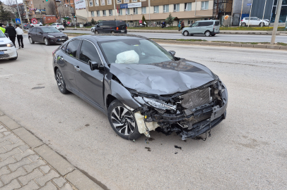 Eskişehir’de hatalı dönüş kazaya yol açtı
