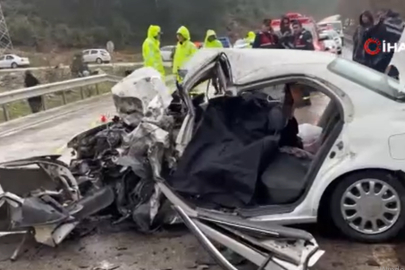 Isparta-Antalya yolunda feci kaza: 2 Ölü, 4 yaralı