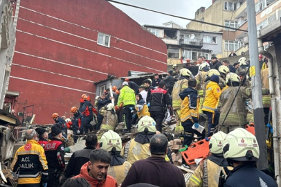 İstanbul Valiliği’nden Fatih Ayvansaray’daki çöken binalarla ilgili açıklama