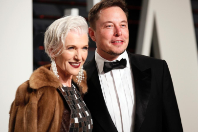 Maye Musk kimdir? Elon Musk’ın annesi İstanbul’da hayranlarıyla buluştu