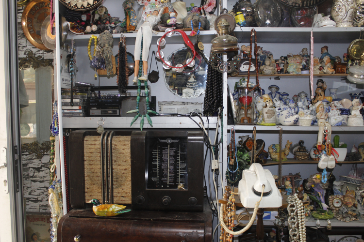 40 Yıllık Tutku, Büyük Saat’te antika dükkânına dönüştü 