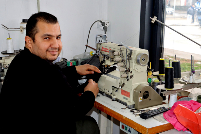 Dikiş makinesinin sesi kısılıyor, terzililer zor günler yaşıyor