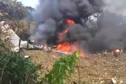 Kolombiya'da içerisinde 110 askerin bulunduğu askeri kargo uçağı düştü